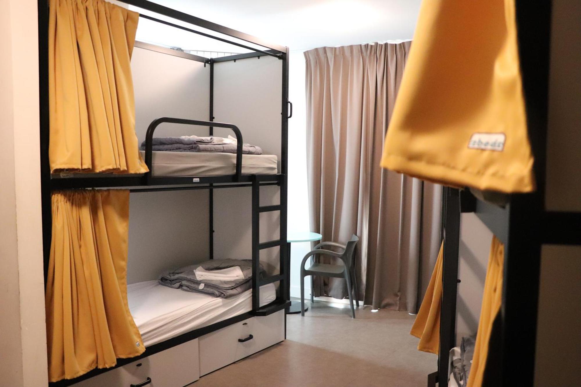 Hostal Hi Jacques Brel *