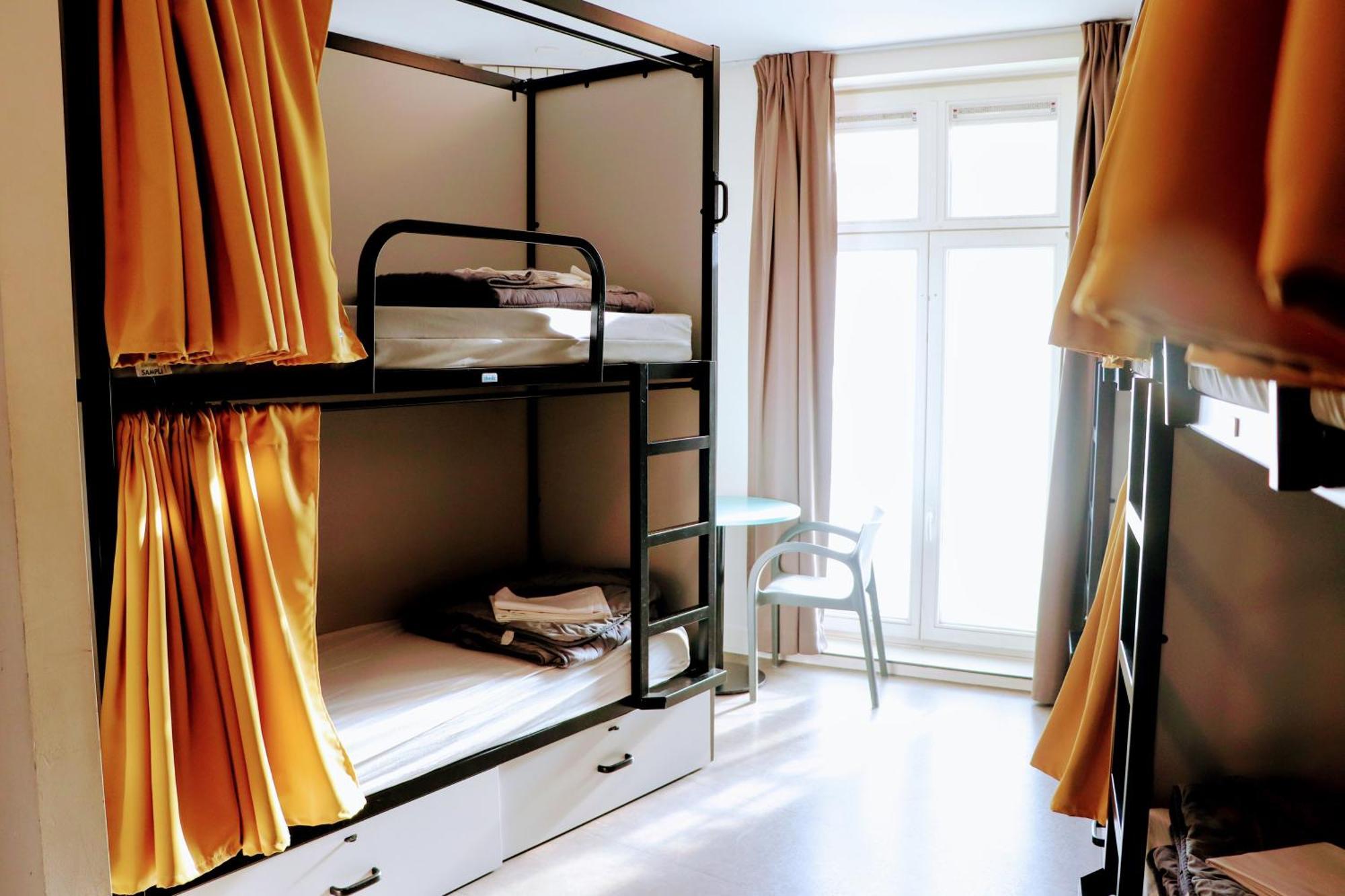 Hostal Hi Jacques Brel