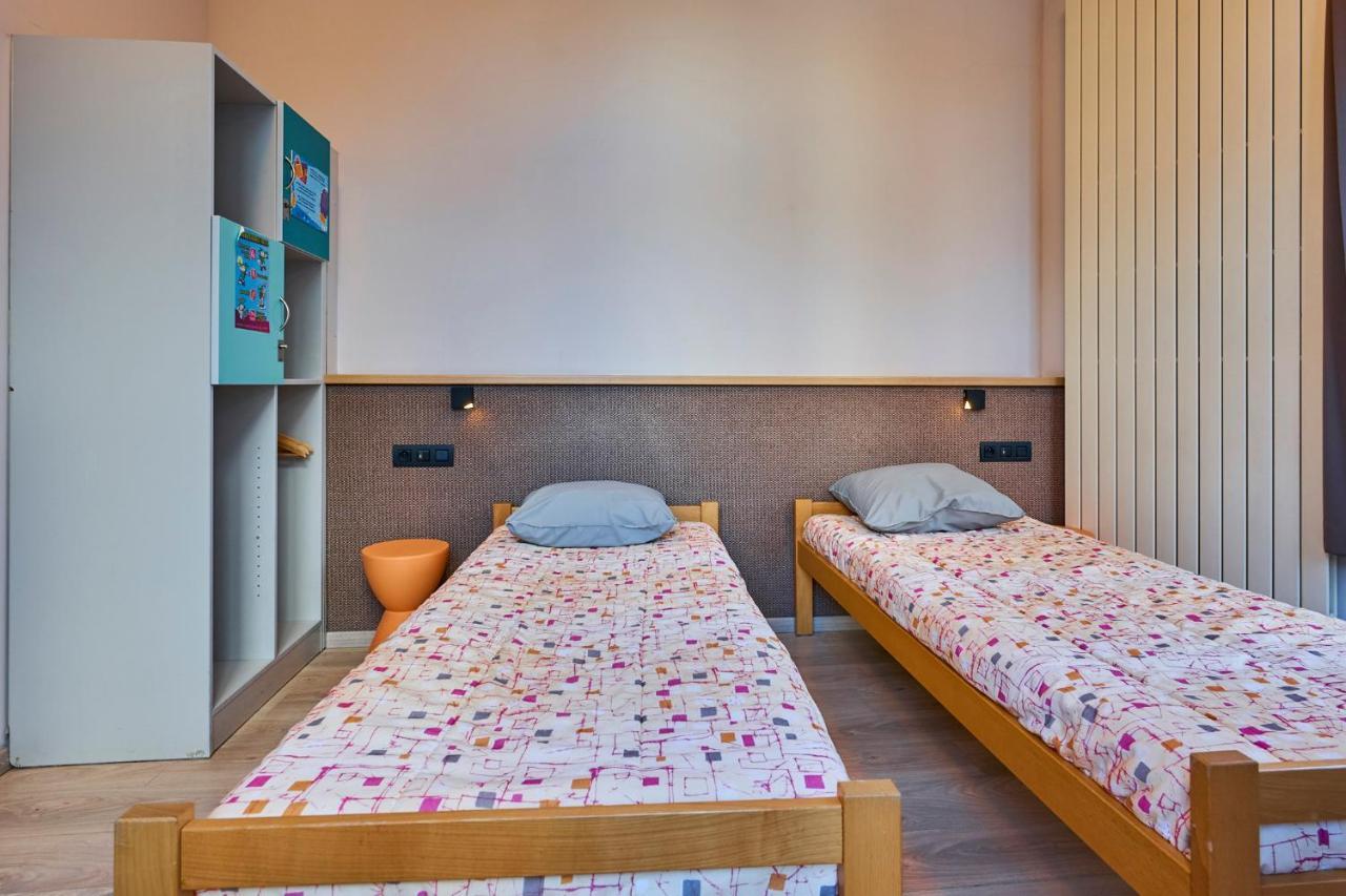Hostal Hi Jacques Brel *